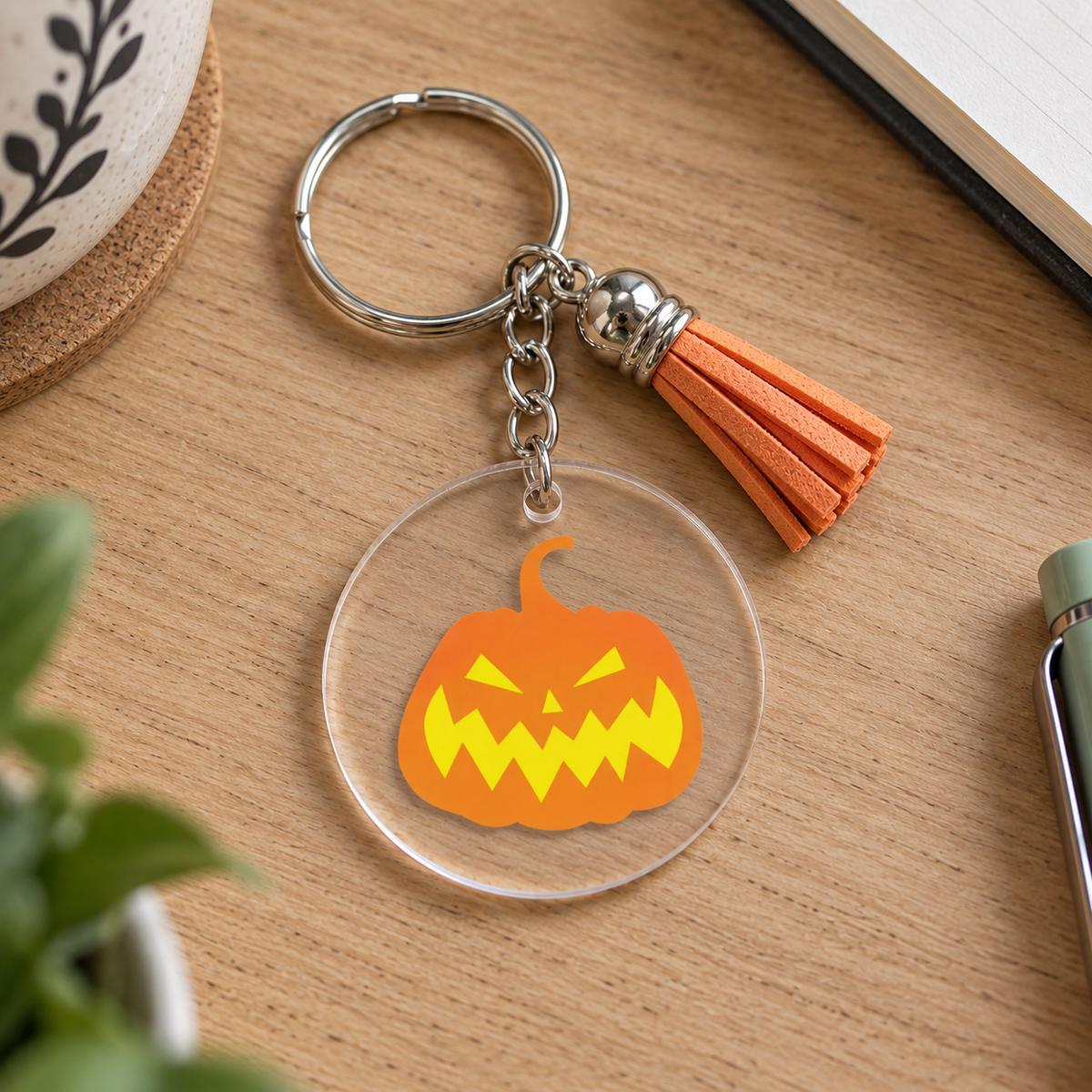 Porte-clés Halloween acrylique transparent citrouille orange avec pompon orange