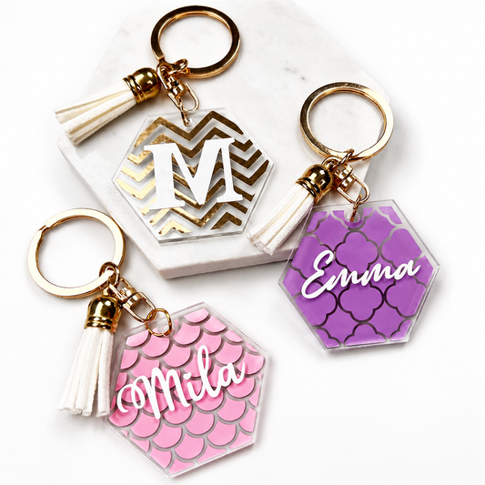 Porte-clés personnalisés prénom en acrylique rose, violet et doré avec pompon - EDISAMP