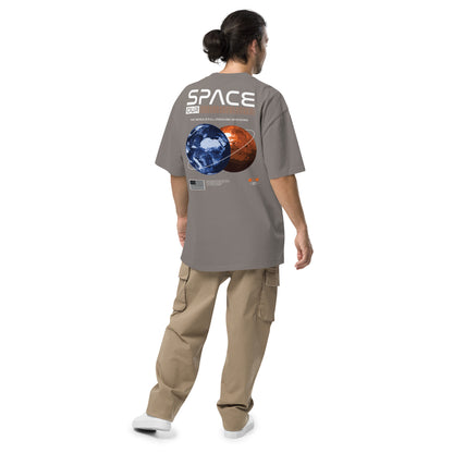 T-shirt oversize délavé Our Space Gris Délavé vue de dos - grand imprimé planètes et espace au dos