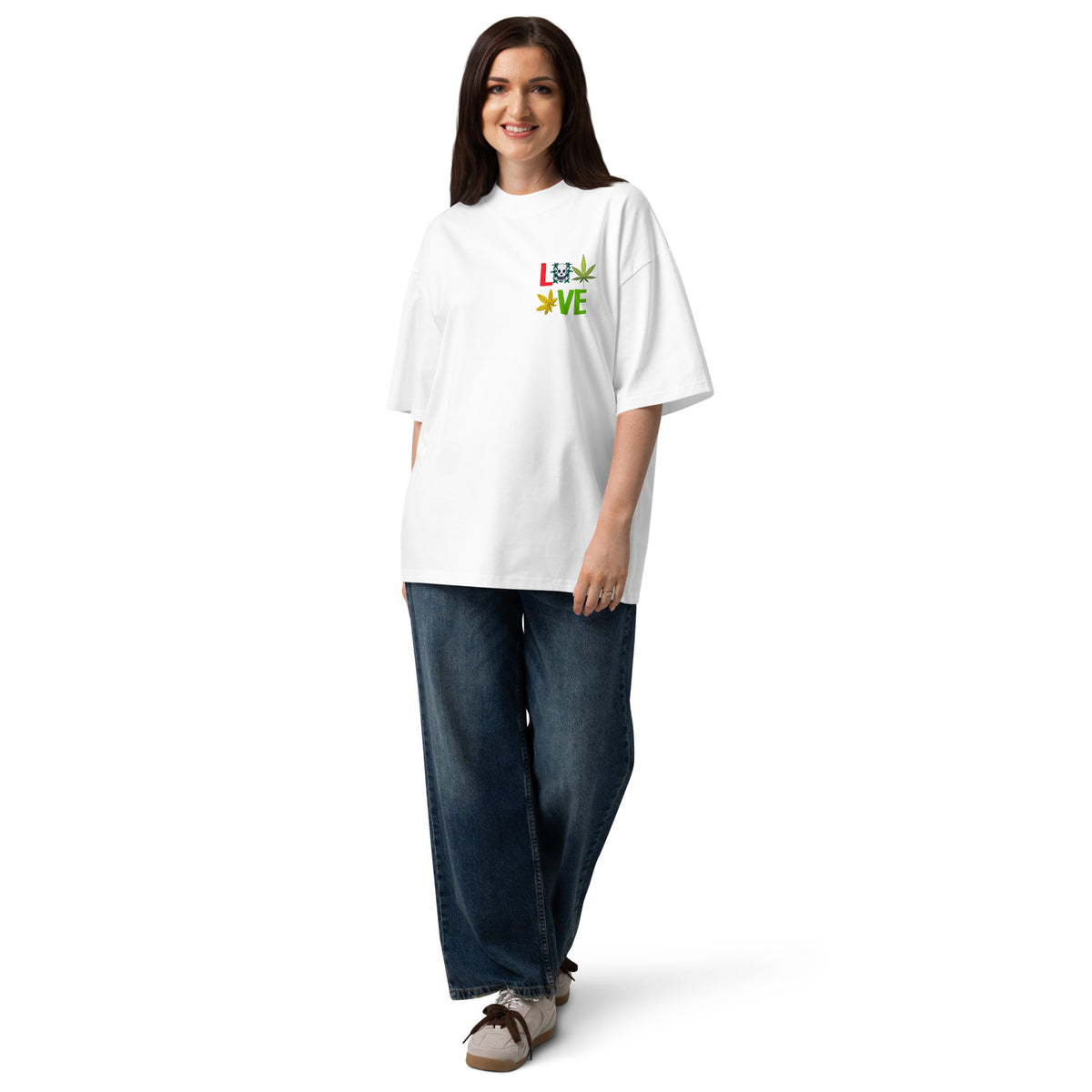 T-shirt col montant Love Weed blanc - vue face porté sur mannequin avec petit imprimé feuille de cannabis